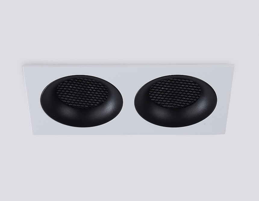 TN102732/2 WH/BK белый/черный GU5.3 175*92*23 TN102732/2 WH/BK белый/черный GU5.3 175*92*23