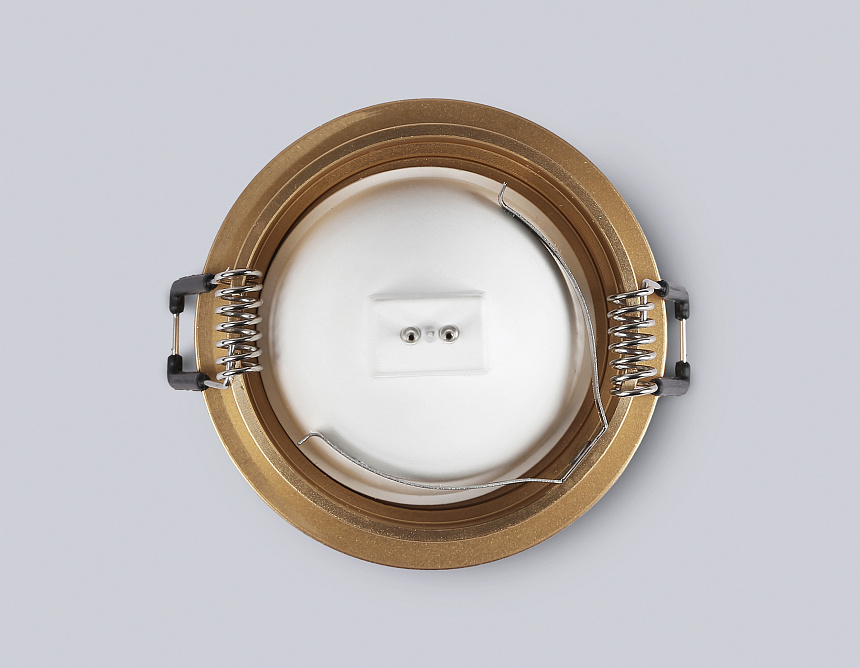 TN102803 GD золото GU5.3 D71*34