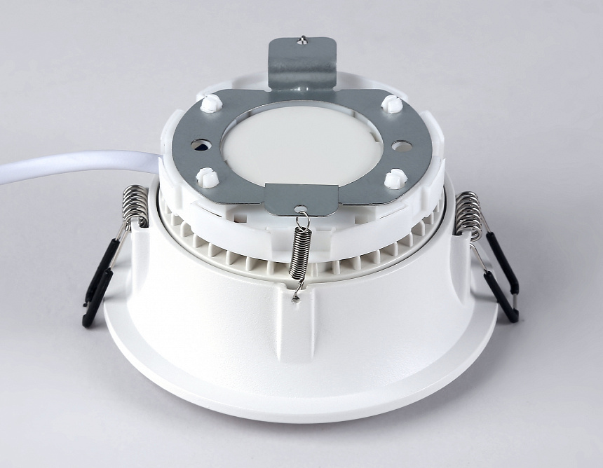 TN6757 WH белый IP44 GX53 max 15W D105*33